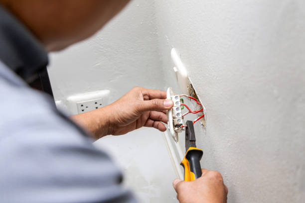 Best Licensed Electrician  in Deerfield, IL